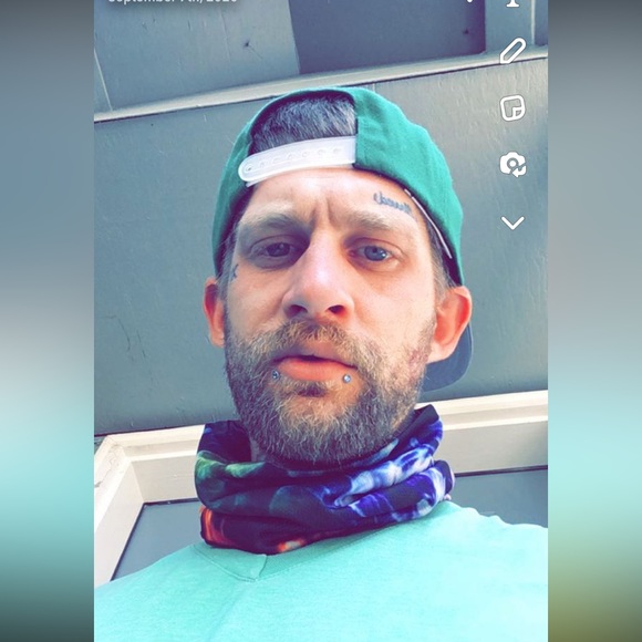 Meet your Posher, Justin - Picture 3 of 5